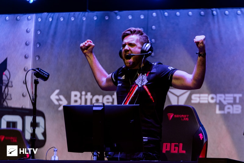 湖人通过连 湖人通过连